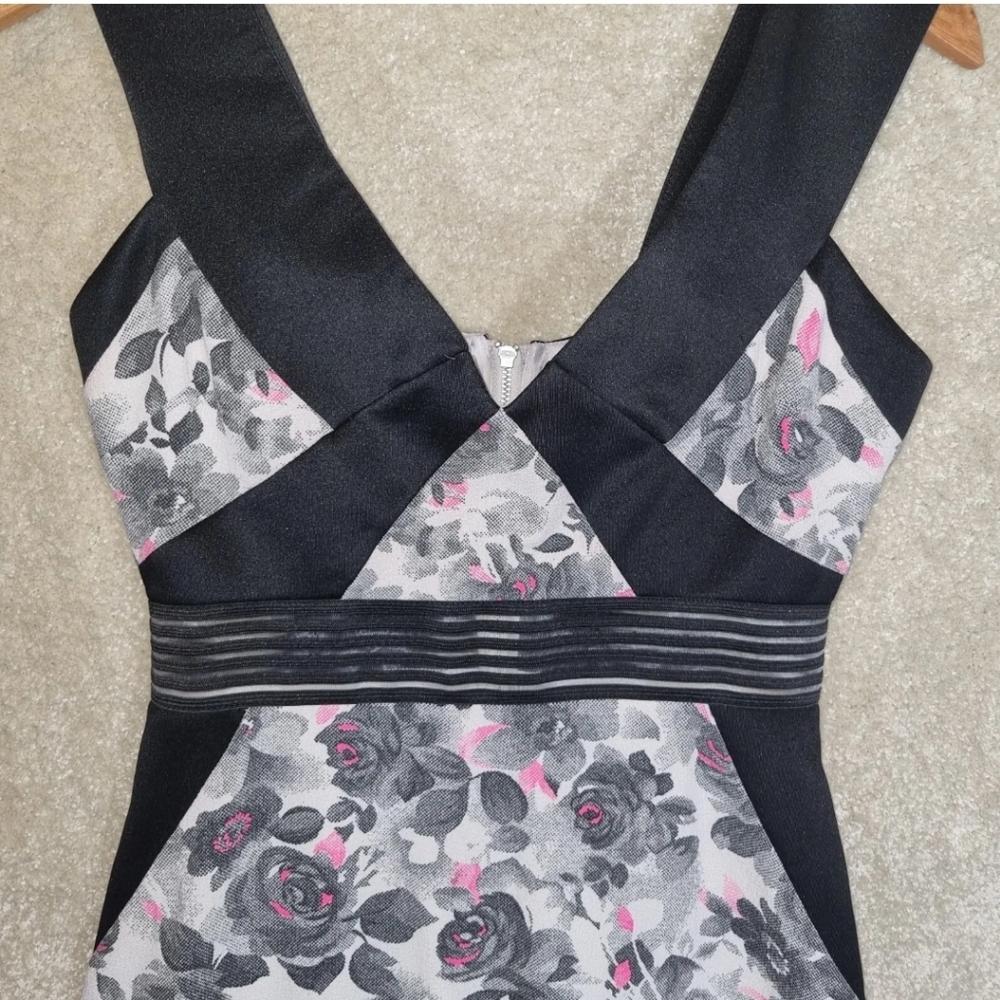 Lashes Bodycon Dress Womens Size 10 Floral Stretch Short Geometric Design - Picture 3 of 8